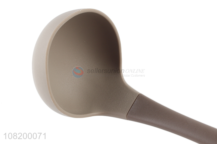 Good quality long handle silicone soup spoon for sale