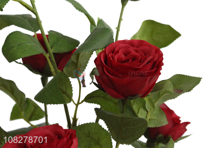 Yiwu wholesale rose flower decorative cuttings desktop bouquet