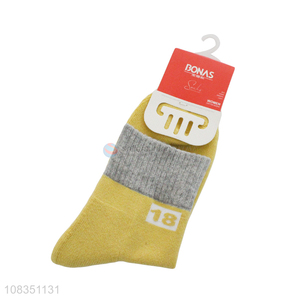 Wholesale breathable soft cotton socks comfy crew socks for women