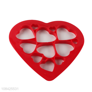 Wholesale food grade plastic bakeware mold heart shape cookie cutter