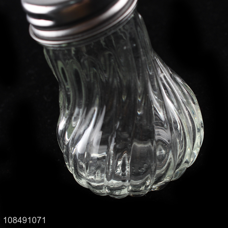 Wholesale glass spice salt pepper shaker with metal lid condiment shaker