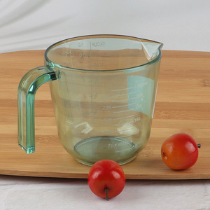 New arrival 300ml plastic measuring cup with spout for cooking