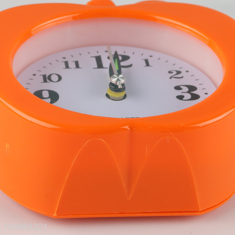 Good price apple shaped desk clock table clock for sale