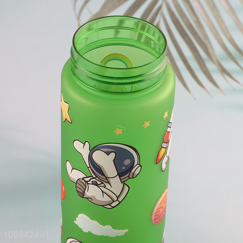 New Arrival 700ml Cartoon Plastic Water Bottle with Flip Straw for Kids