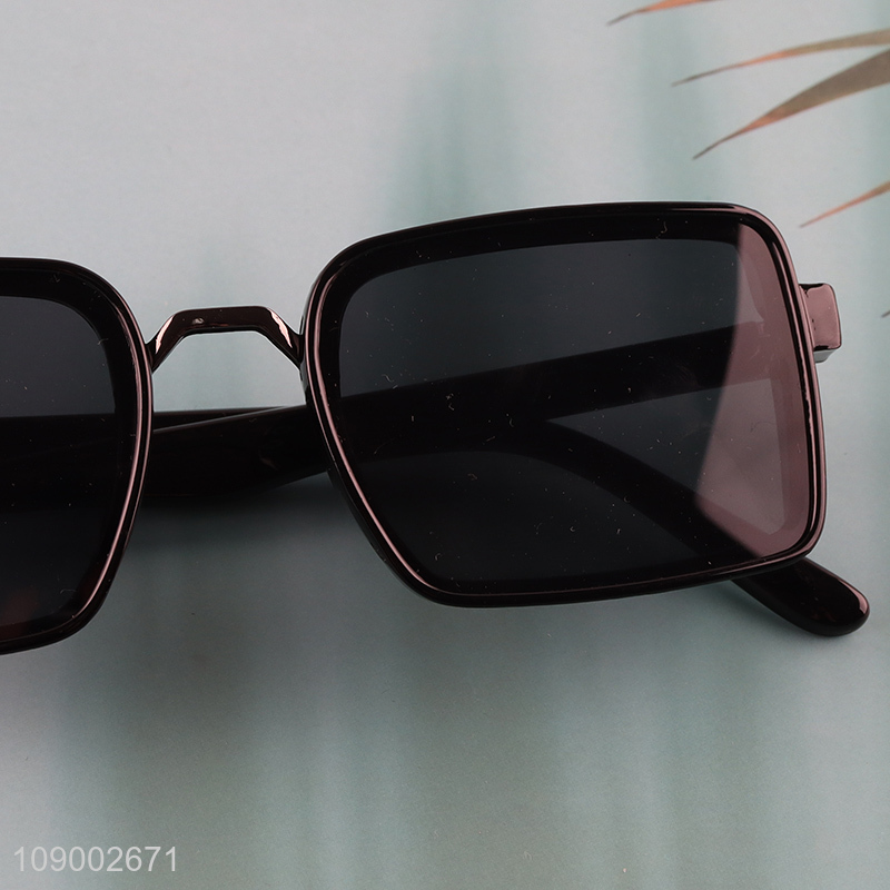 High Quality Trendy Square Sunglasses Plastic Frame Sunglasses for Men Women