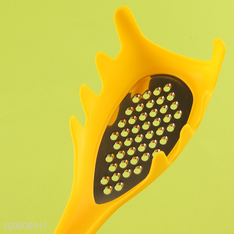 Factory Price 2-In-1 Cheese Grater And Pasta Spoon Kitchen Gadgets