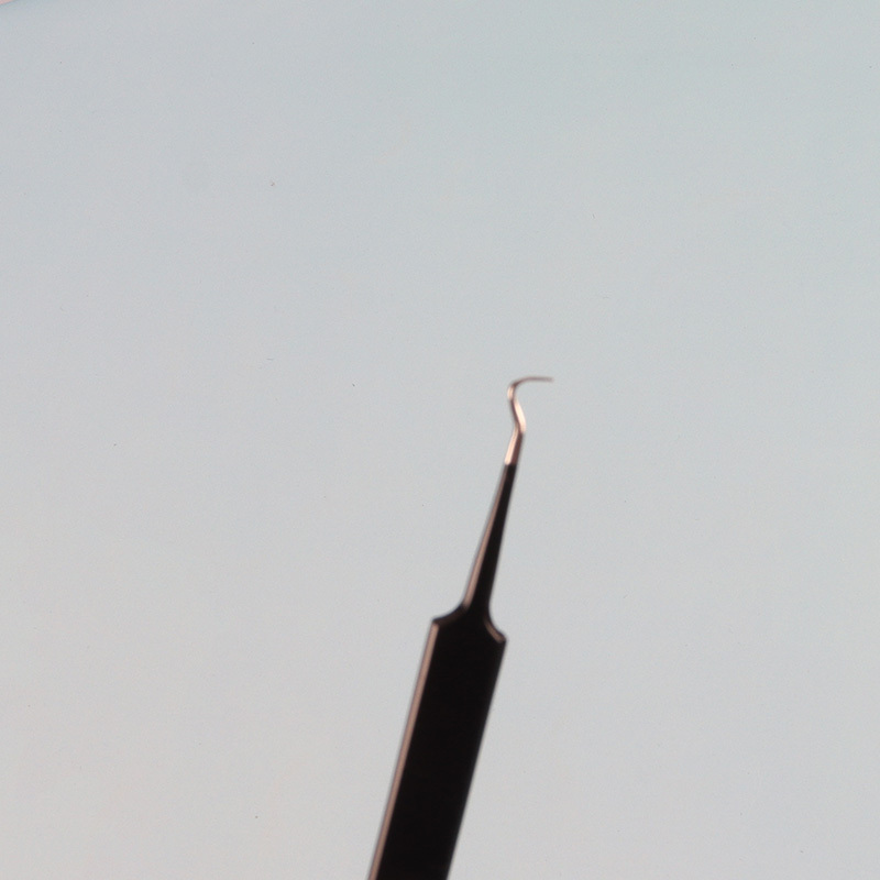 Good selling makeup tool eyebrow tweezers wholesale