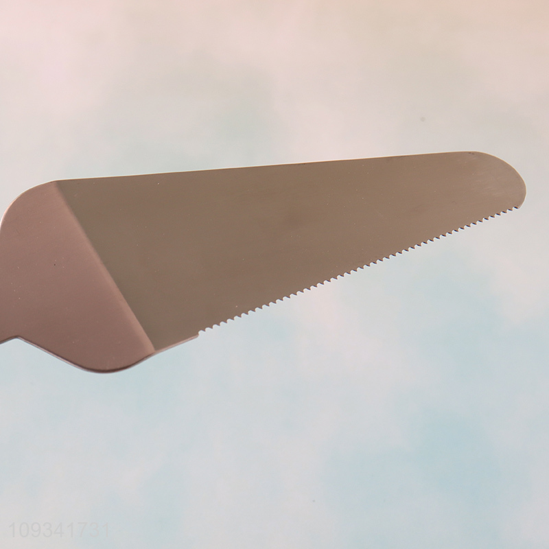 Good quality non-stick pizza shovel with wooden handle